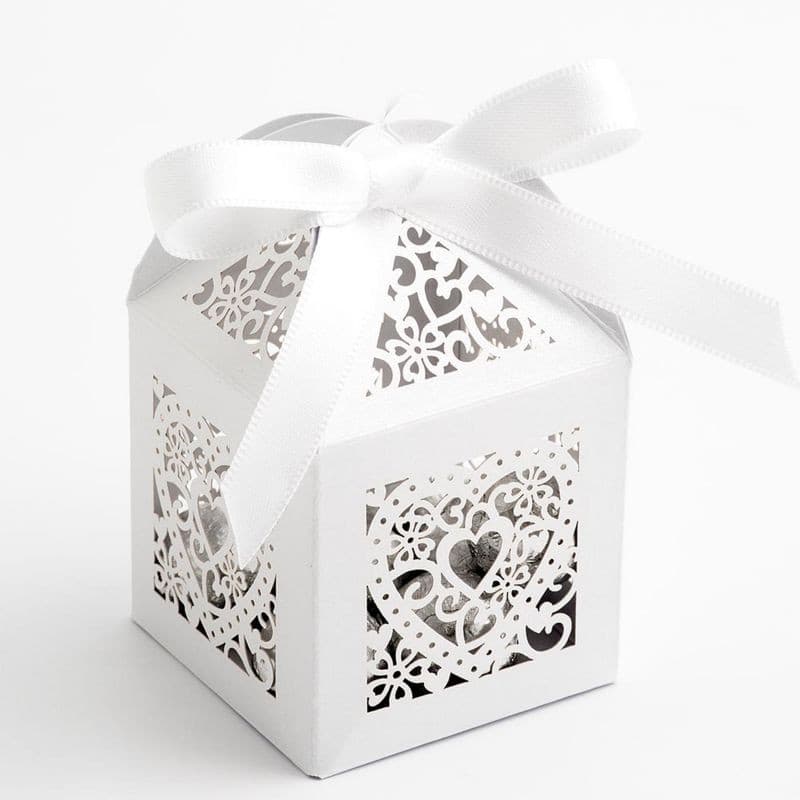 Filigree Heart Favour Box.