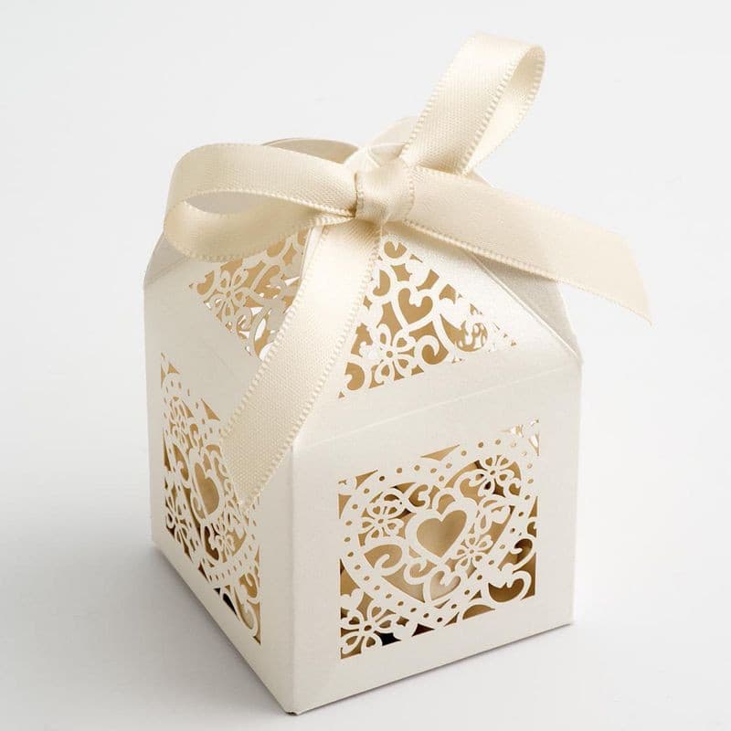 Filigree Heart Favour Box.